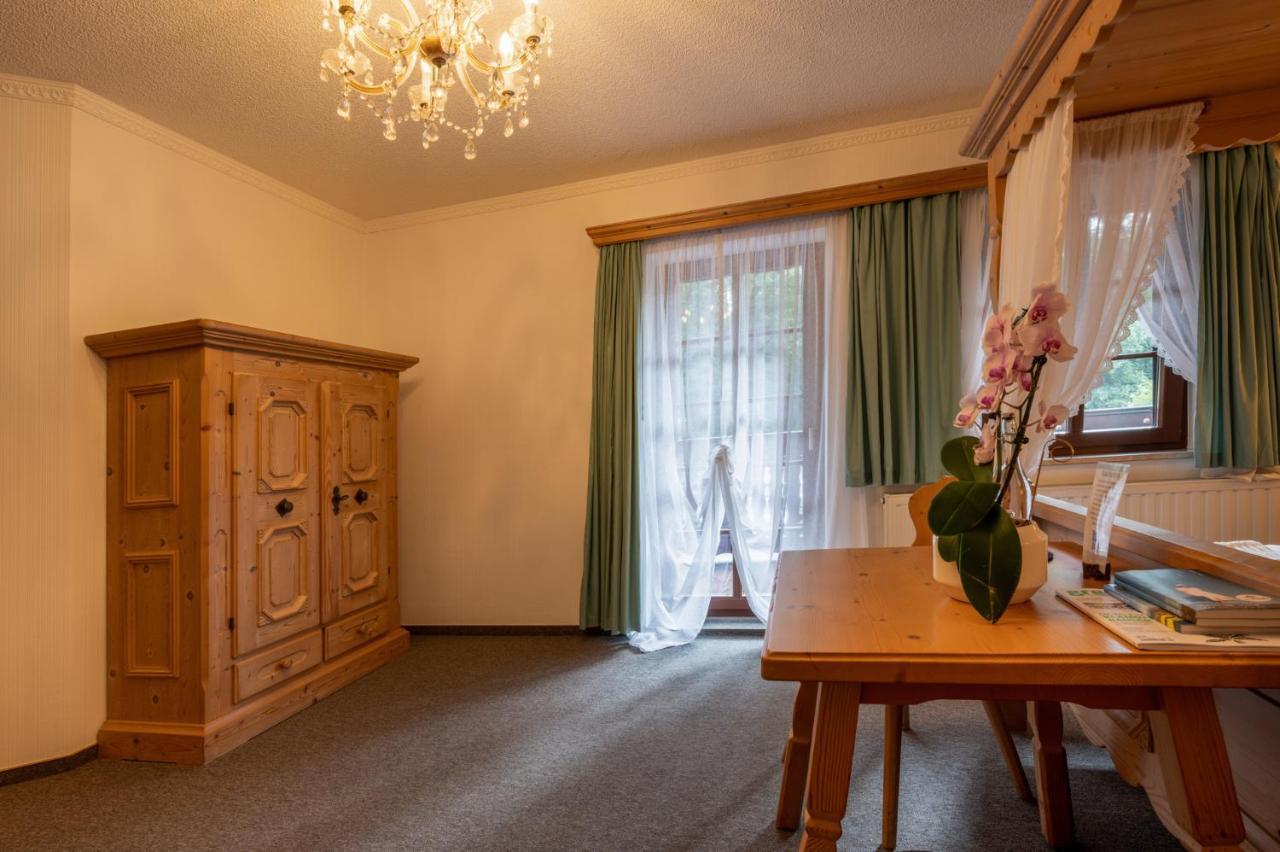 Zur Margarethenmuehle - Landgasthof Und Waldhotel Rosswein Buitenkant foto